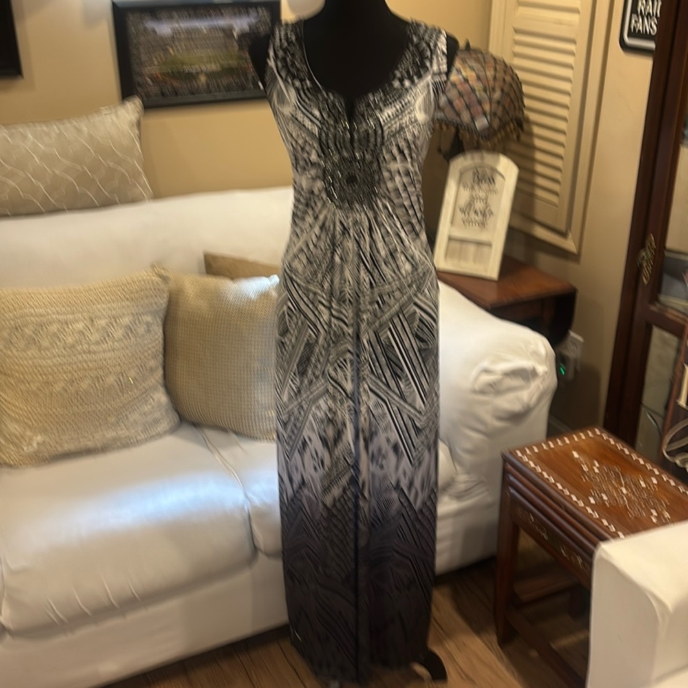 APT 9 size 1x dress/ cover up black and white and gray with sequin